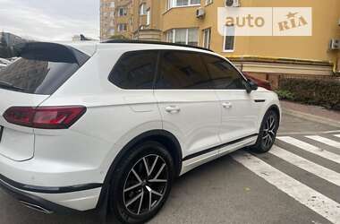 Внедорожник / Кроссовер Volkswagen Touareg 2021 в Черновцах