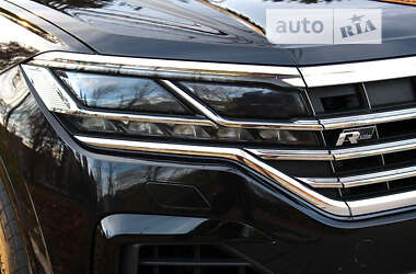 Позашляховик / Кросовер Volkswagen Touareg 2018 в 