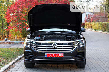 Позашляховик / Кросовер Volkswagen Touareg 2018 в 