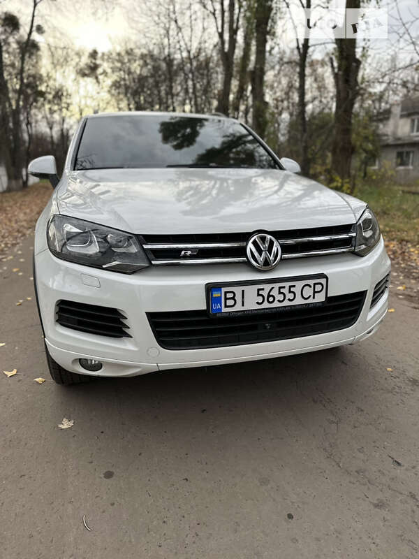 Позашляховик / Кросовер Volkswagen Touareg 2014 в Хоролі