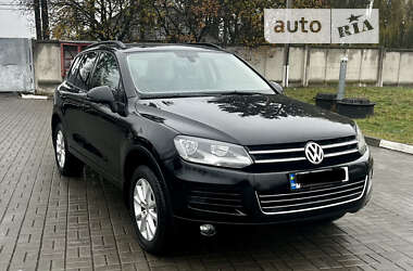 Внедорожник / Кроссовер Volkswagen Touareg 2011 в Тернополе