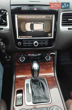 Внедорожник / Кроссовер Volkswagen Touareg 2010 в Ковеле