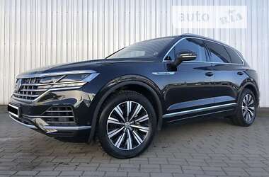 Позашляховик / Кросовер Volkswagen Touareg 2018 в Виноградові