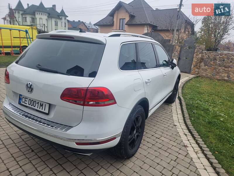 Внедорожник / Кроссовер Volkswagen Touareg 2016 в Черновцах