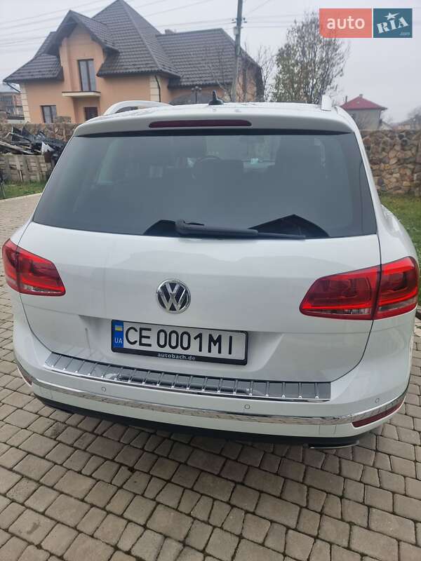Внедорожник / Кроссовер Volkswagen Touareg 2016 в Черновцах