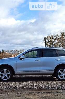 Внедорожник / Кроссовер Volkswagen Touareg 2011 в Корце