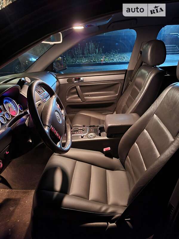 Внедорожник / Кроссовер Volkswagen Touareg 2004 в Одессе