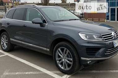 Внедорожник / Кроссовер Volkswagen Touareg 2015 в Одессе