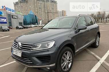 Внедорожник / Кроссовер Volkswagen Touareg 2015 в Одессе