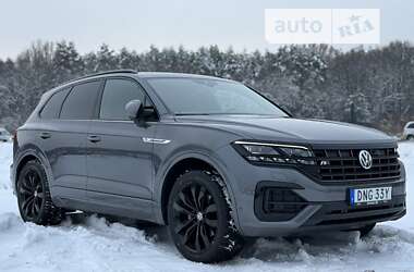 Внедорожник / Кроссовер Volkswagen Touareg 2019 в 