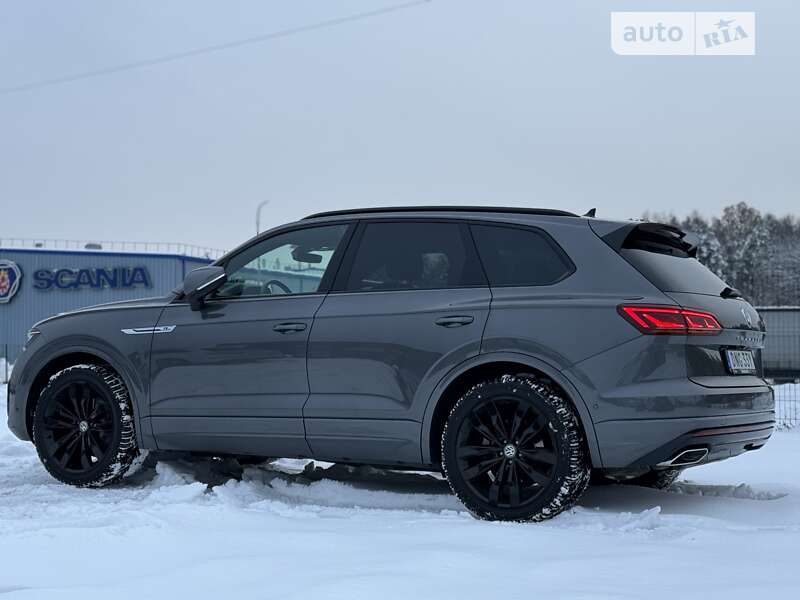 Позашляховик / Кросовер Volkswagen Touareg 2019 в Львові