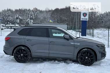 Внедорожник / Кроссовер Volkswagen Touareg 2019 в 