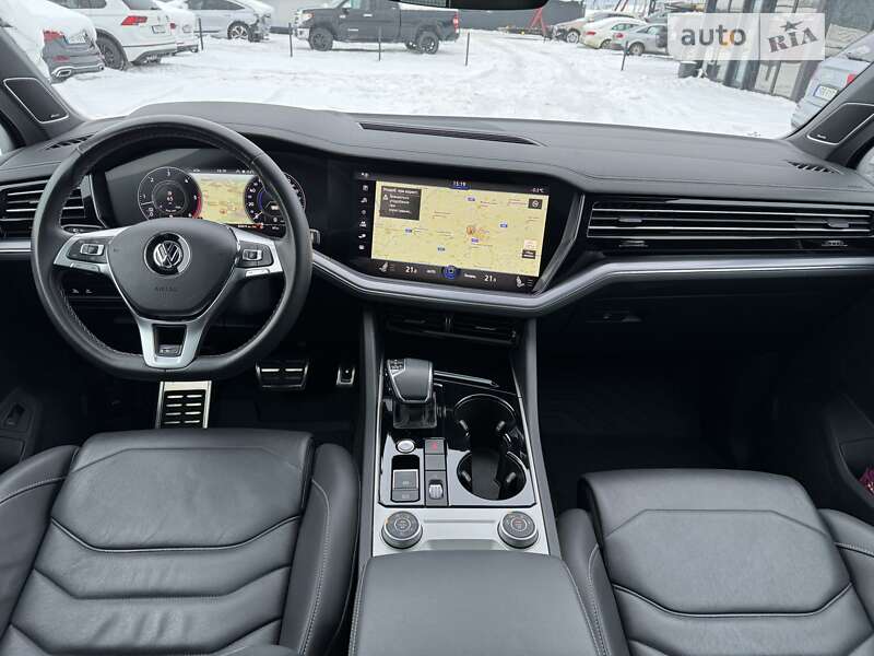 Позашляховик / Кросовер Volkswagen Touareg 2019 в Львові