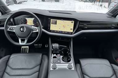 Внедорожник / Кроссовер Volkswagen Touareg 2019 в 