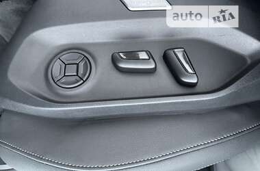 Внедорожник / Кроссовер Volkswagen Touareg 2019 в 
