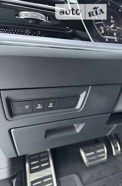 Внедорожник / Кроссовер Volkswagen Touareg 2019 в 