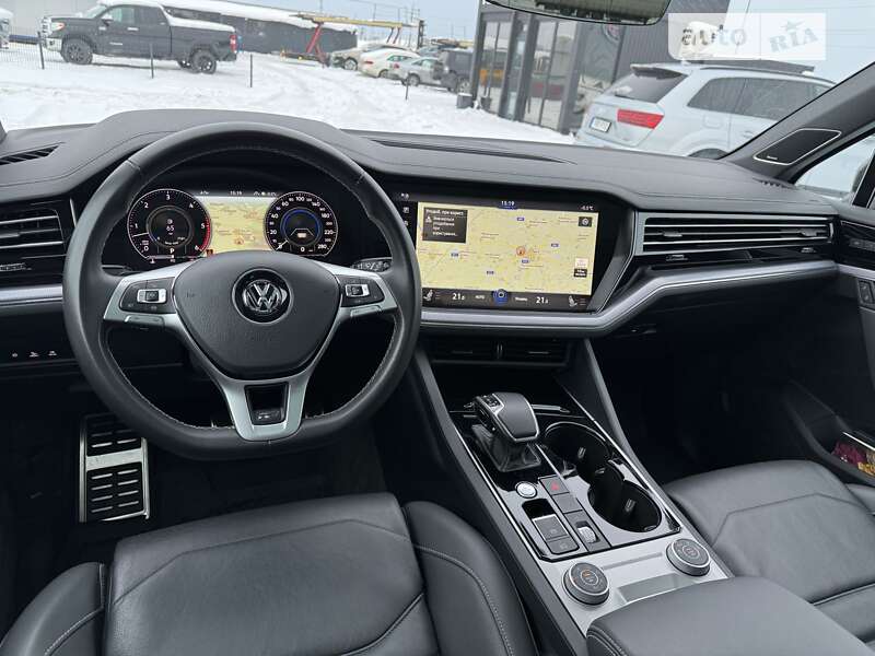 Позашляховик / Кросовер Volkswagen Touareg 2019 в Львові
