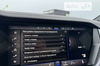 Внедорожник / Кроссовер Volkswagen Touareg 2019 в 