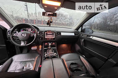 Позашляховик / Кросовер Volkswagen Touareg 2012 в 
