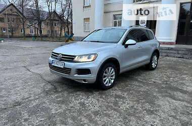 Внедорожник / Кроссовер Volkswagen Touareg 2012 в Днепре