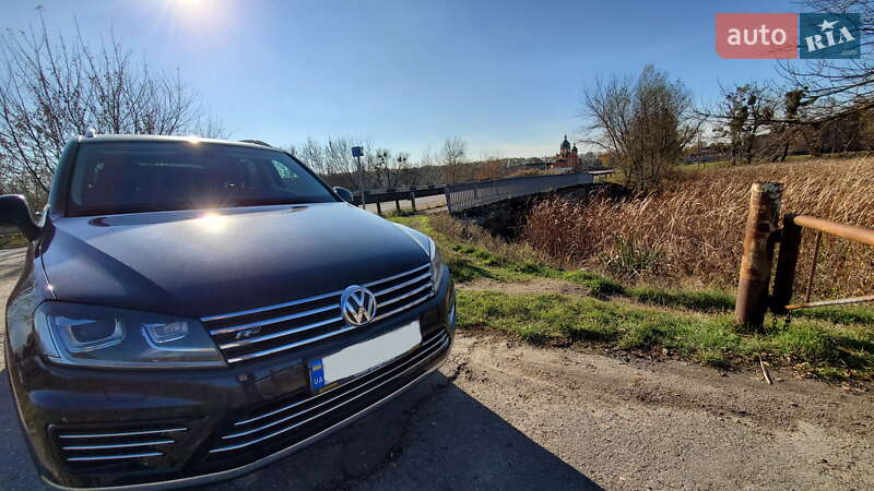 Внедорожник / Кроссовер Volkswagen Touareg 2017 в Киеве