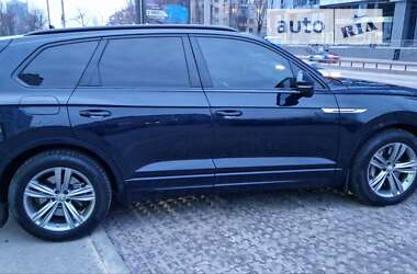 Внедорожник / Кроссовер Volkswagen Touareg 2021 в Киеве