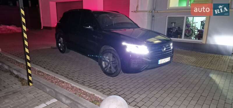 Позашляховик / Кросовер Volkswagen Touareg 2021 в Києві