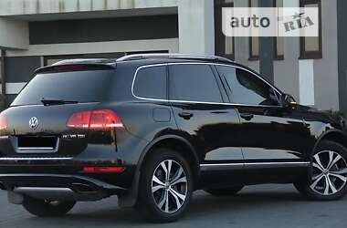 Внедорожник / Кроссовер Volkswagen Touareg 2013 в Хмельницком