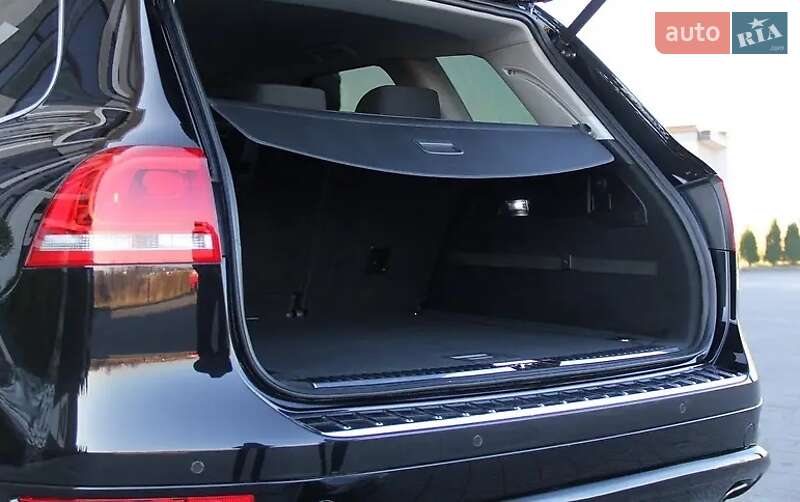 Внедорожник / Кроссовер Volkswagen Touareg 2013 в Хмельницком