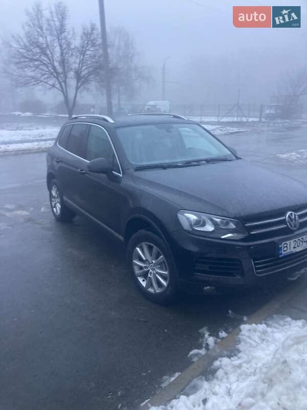 Внедорожник / Кроссовер Volkswagen Touareg 2010 в Полтаве