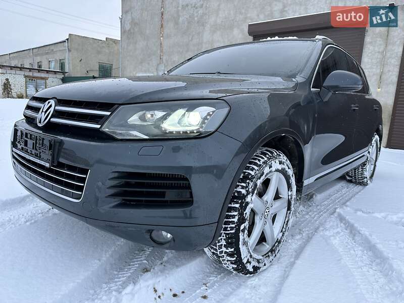 Внедорожник / Кроссовер Volkswagen Touareg 2012 в Виннице
