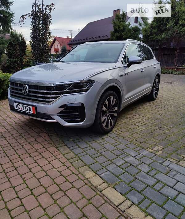 Внедорожник / Кроссовер Volkswagen Touareg 2018 в Мостиске