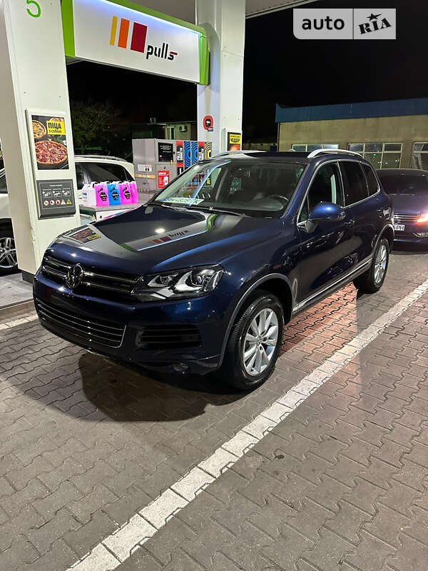 Внедорожник / Кроссовер Volkswagen Touareg 2012 в Одессе