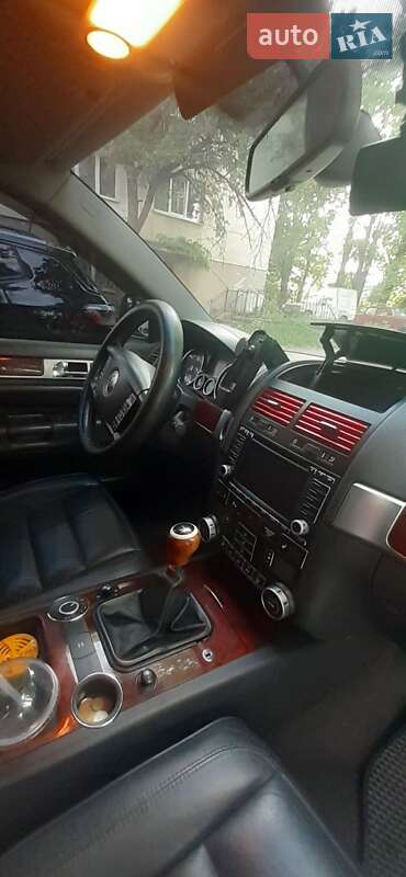 Внедорожник / Кроссовер Volkswagen Touareg 2004 в Львове