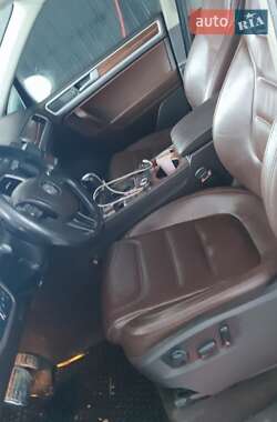Внедорожник / Кроссовер Volkswagen Touareg 2013 в 