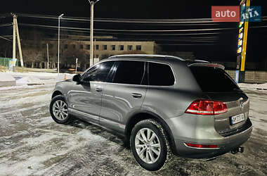 Внедорожник / Кроссовер Volkswagen Touareg 2011 в Радомышле