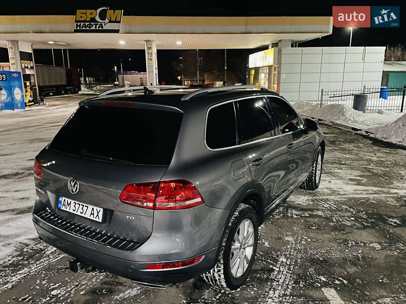 Внедорожник / Кроссовер Volkswagen Touareg 2011 в Радомышле