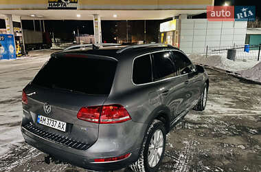 Внедорожник / Кроссовер Volkswagen Touareg 2011 в Радомышле