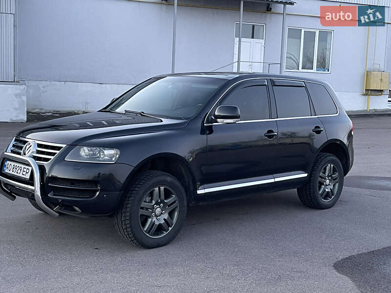 Внедорожник / Кроссовер Volkswagen Touareg 2006 в Хусте
