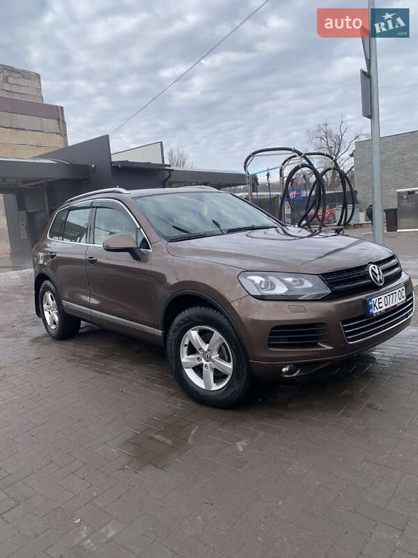 Внедорожник / Кроссовер Volkswagen Touareg 2013 в Кривом Роге