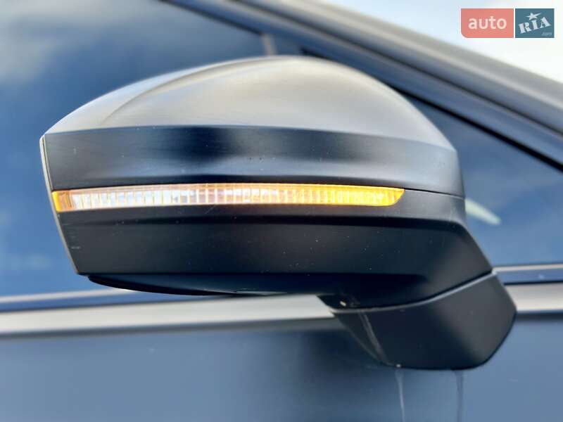 Внедорожник / Кроссовер Volkswagen Touareg 2019 в Днепре