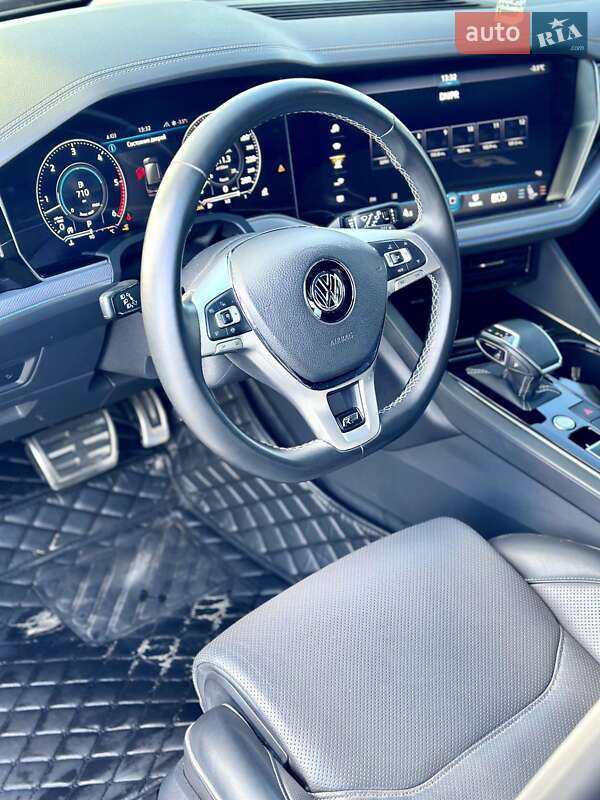 Внедорожник / Кроссовер Volkswagen Touareg 2019 в Днепре