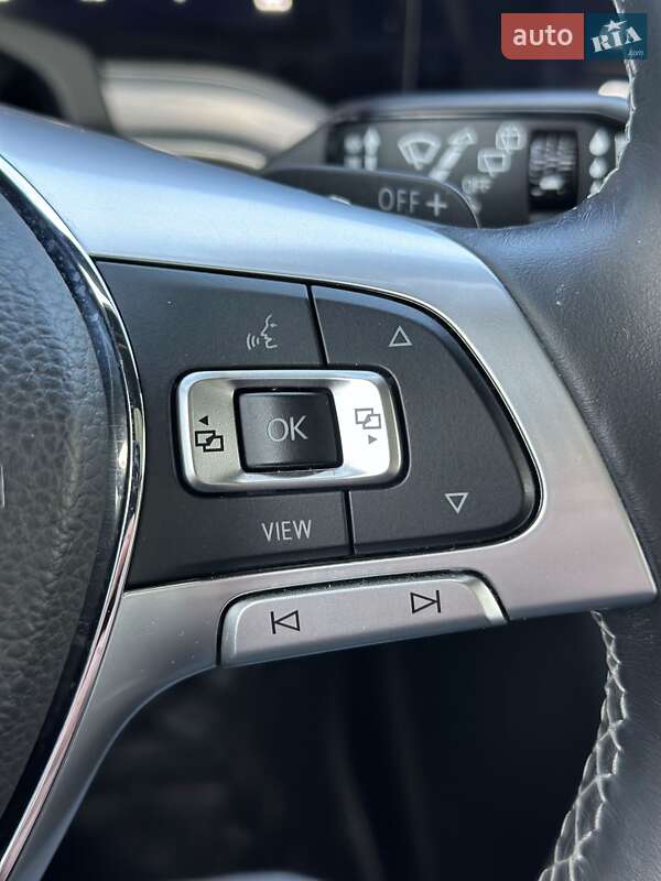 Внедорожник / Кроссовер Volkswagen Touareg 2019 в Днепре