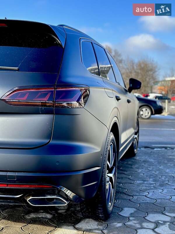 Внедорожник / Кроссовер Volkswagen Touareg 2019 в Днепре
