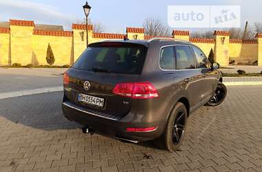 Внедорожник / Кроссовер Volkswagen Touareg 2012 в Измаиле