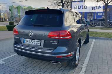 Внедорожник / Кроссовер Volkswagen Touareg 2015 в Хмельницком