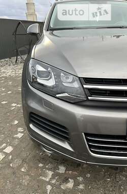 Внедорожник / Кроссовер Volkswagen Touareg 2011 в Тернополе