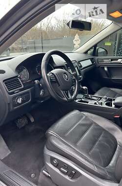 Внедорожник / Кроссовер Volkswagen Touareg 2011 в Тернополе