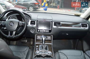 Внедорожник / Кроссовер Volkswagen Touareg 2017 в 