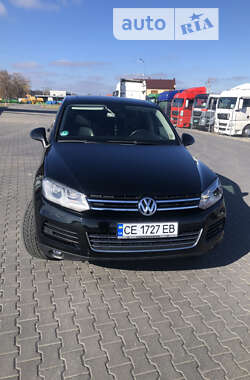 Внедорожник / Кроссовер Volkswagen Touareg 2013 в Черновцах